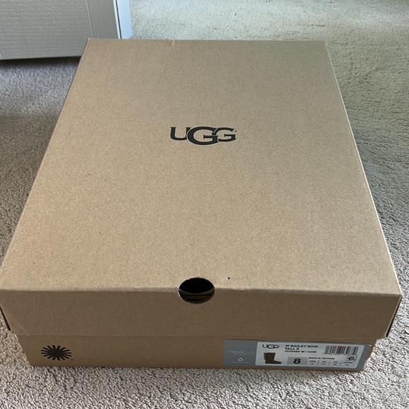 Embroidered Ugg Bailey Bow Tall - Picture 11 of 11